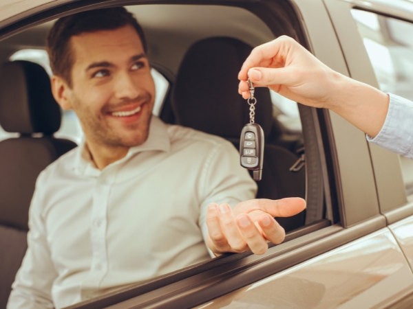 How to Save on Car Rentals in Suriname During Peak Season